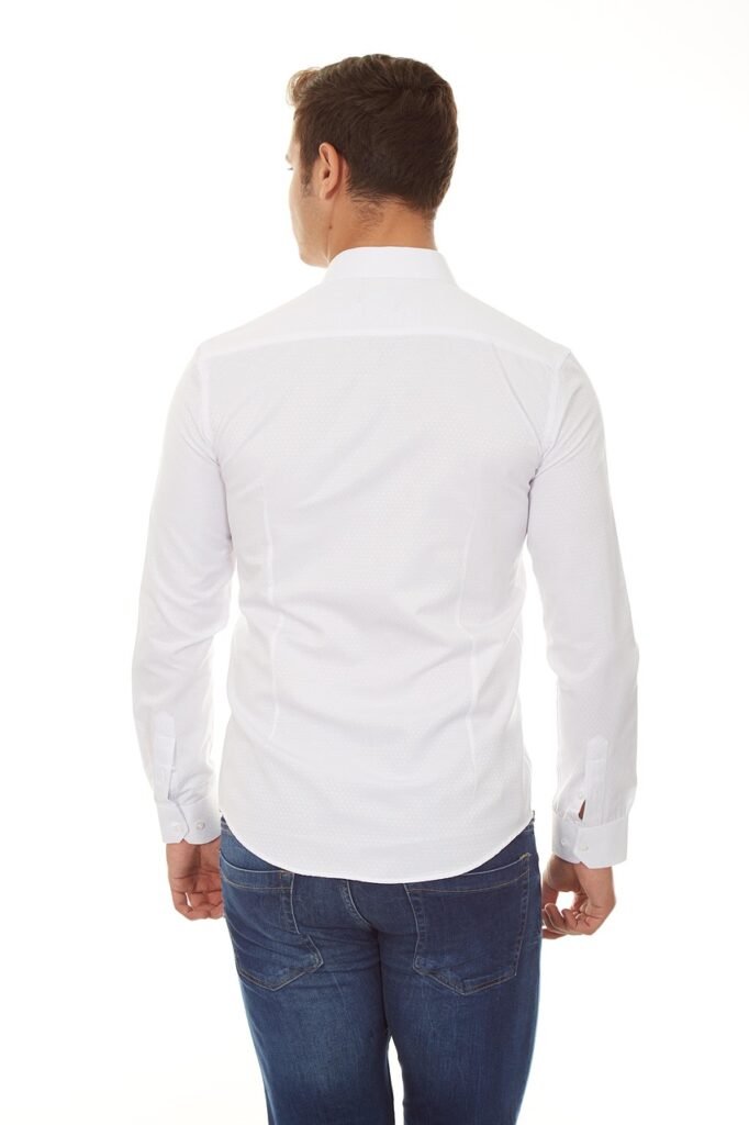 sexiest things that men wear according to women.  white shirt 